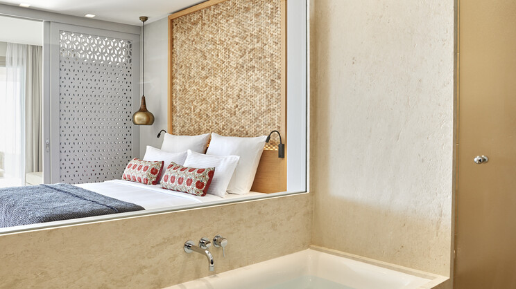 Elix, Mar-Bella Collection